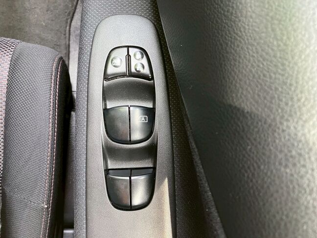 パワーウィンドウと集中ドアロック